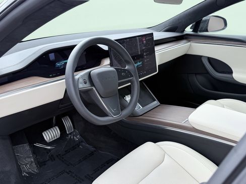 Used 2023 Tesla Model S AWD/4WD image 23