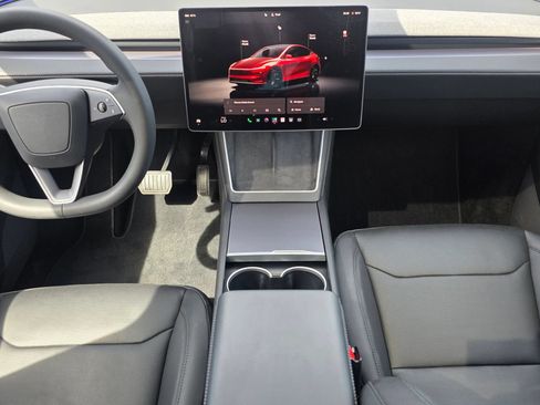 Used 2026 Tesla Model Y AWD image 16