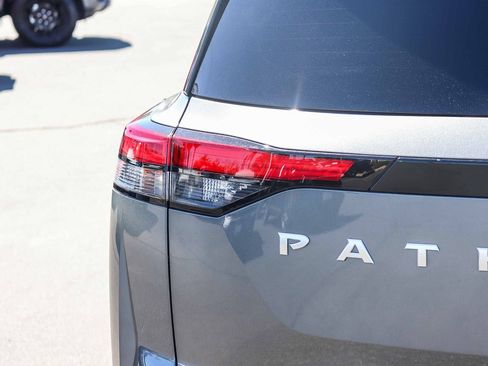 Used 2024 Nissan Pathfinder SV FWD image 7