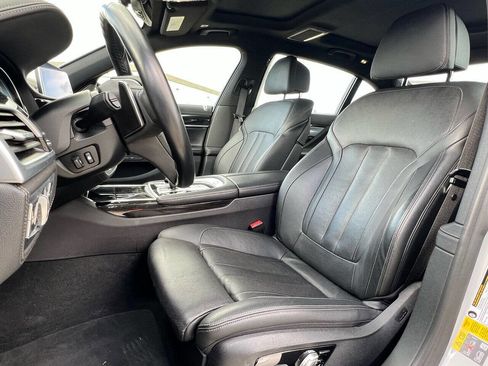 Used 2019 BMW 740e xDrive 740e xDrive iPerformance AWD 4 w/ Executive Package image 20