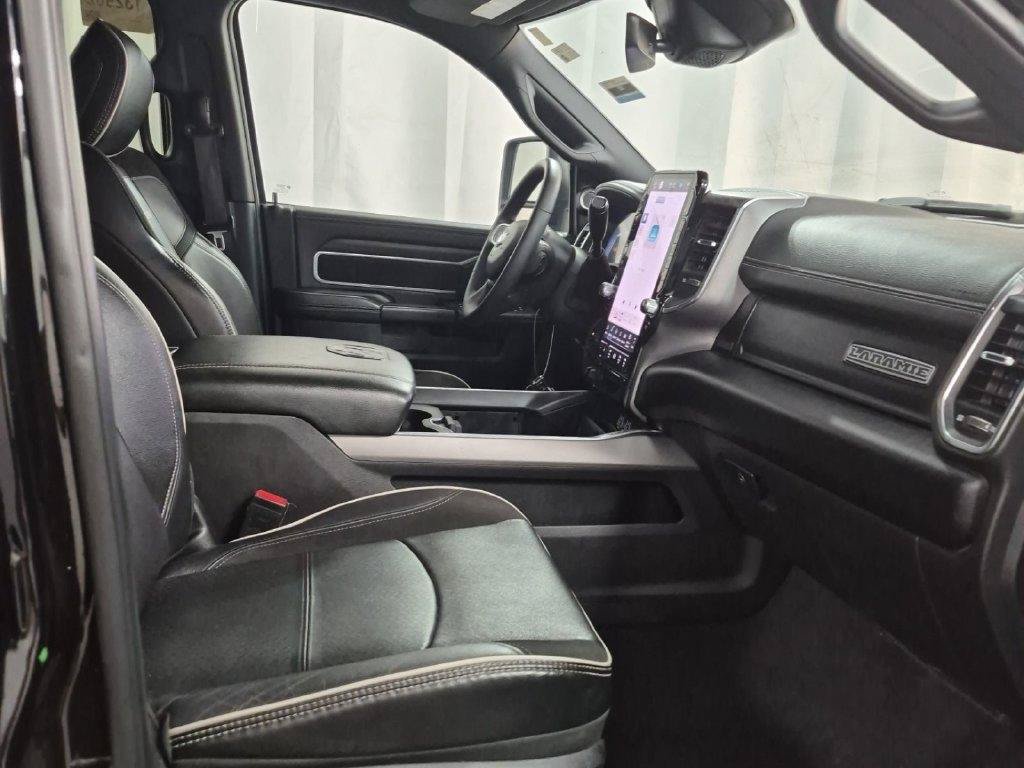 Used 2025 RAM 2500 Laramie AWD/4WD image 19