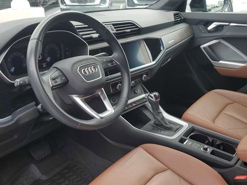 Used 2022 Audi Q3 2.0T Premium w/ Convenience Package AWD/4WD image 2