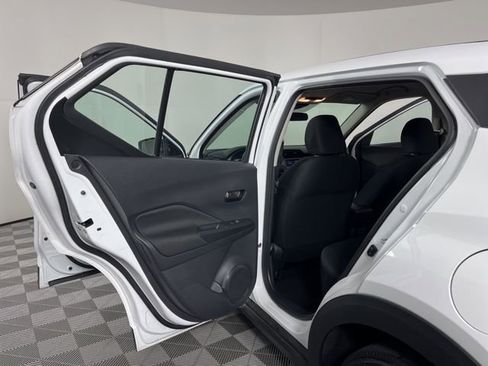 Used 2024 Nissan Kicks S image 37
