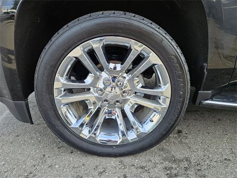 Used 2019 GMC Yukon SLT w/ Premium Edition image 9