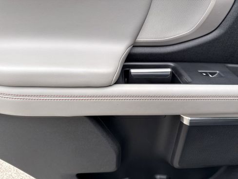 Used 2025 Ford Expedition Active image 16