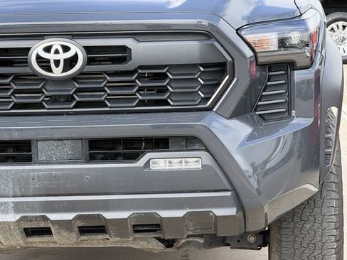 Used 2024 Toyota Tacoma TRD Off-Road AWD/4WD image 8