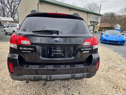 Used 2011 Subaru Outback 2.5i Limited AWD/4WD image 5
