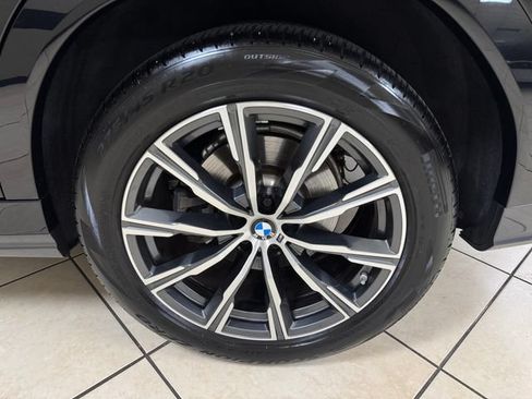 Used 2022 BMW X6 xDrive40i w/ M Sport Package AWD/4WD image 25