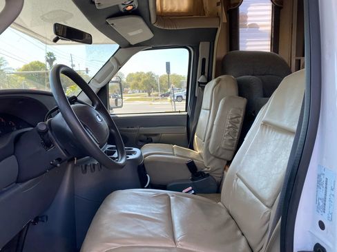 Used 2003 Ford E-450 and Econoline 450 image 31