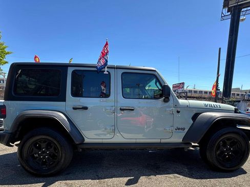 Used 2023 Jeep Wrangler Unlimited AWD/4WD image 3