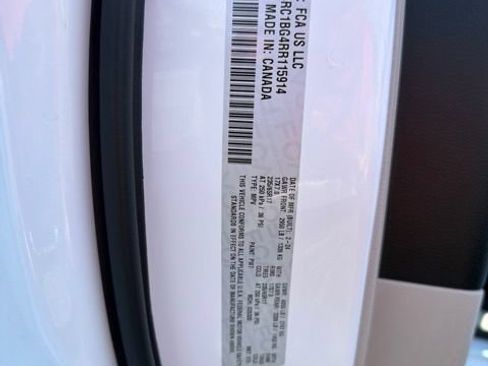 Used 2024 Chrysler Pacifica Touring-L FWD image 28