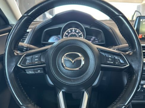 Used 2018 MAZDA MAZDA3 Touring FWD image 22