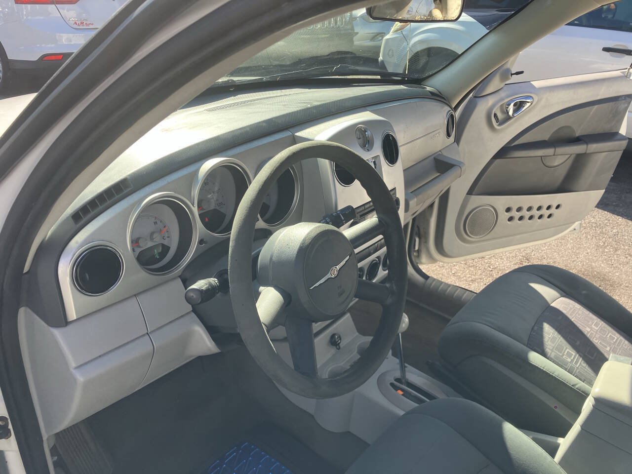 Used 2009 Chrysler PT Cruiser FWD image 16