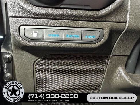 Used 2024 Jeep Wrangler Unlimited AWD/4WD image 22