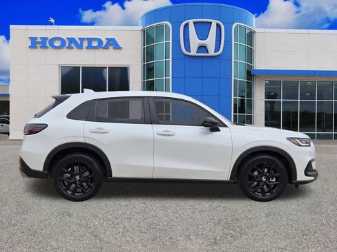 Certified 2025 Honda HR-V Sport image 2