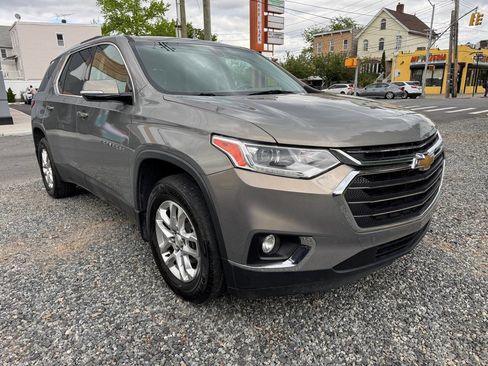 Used 2018 Chevrolet Traverse LT AWD/4WD image 3