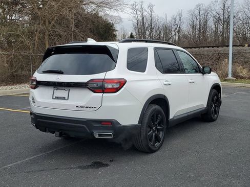 Used 2025 Honda Pilot Black Edition image 4