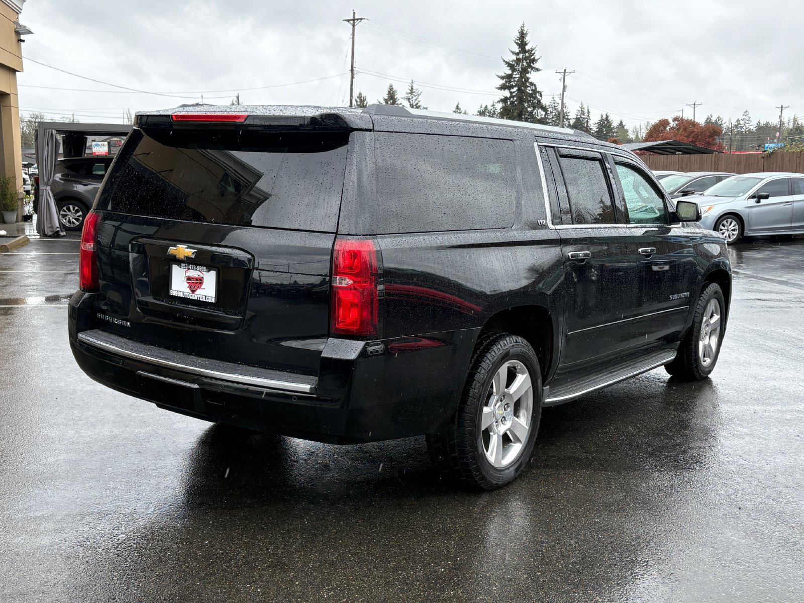 Used 2015 Chevrolet Suburban LTZ AWD/4WD image 7