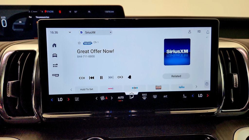Used 2025 Ford Expedition Max Platinum w/ Platinum Ultimate Package AWD/4WD image 18