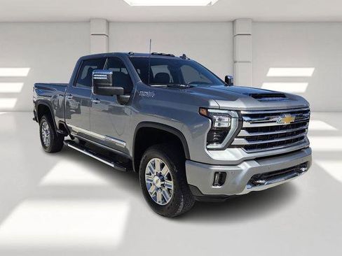 Used 2025 Chevrolet Silverado 2500 High Country w/ Technology Package image 7
