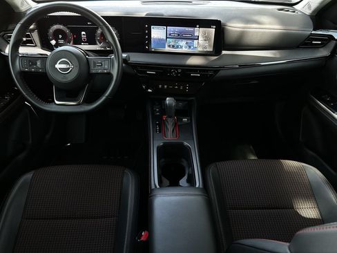 Used 2025 Nissan Kicks SR AWD/4WD image 12