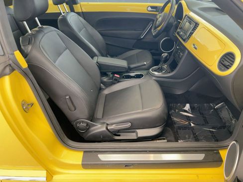 Used 2013 Volkswagen Beetle 2.5 image 30