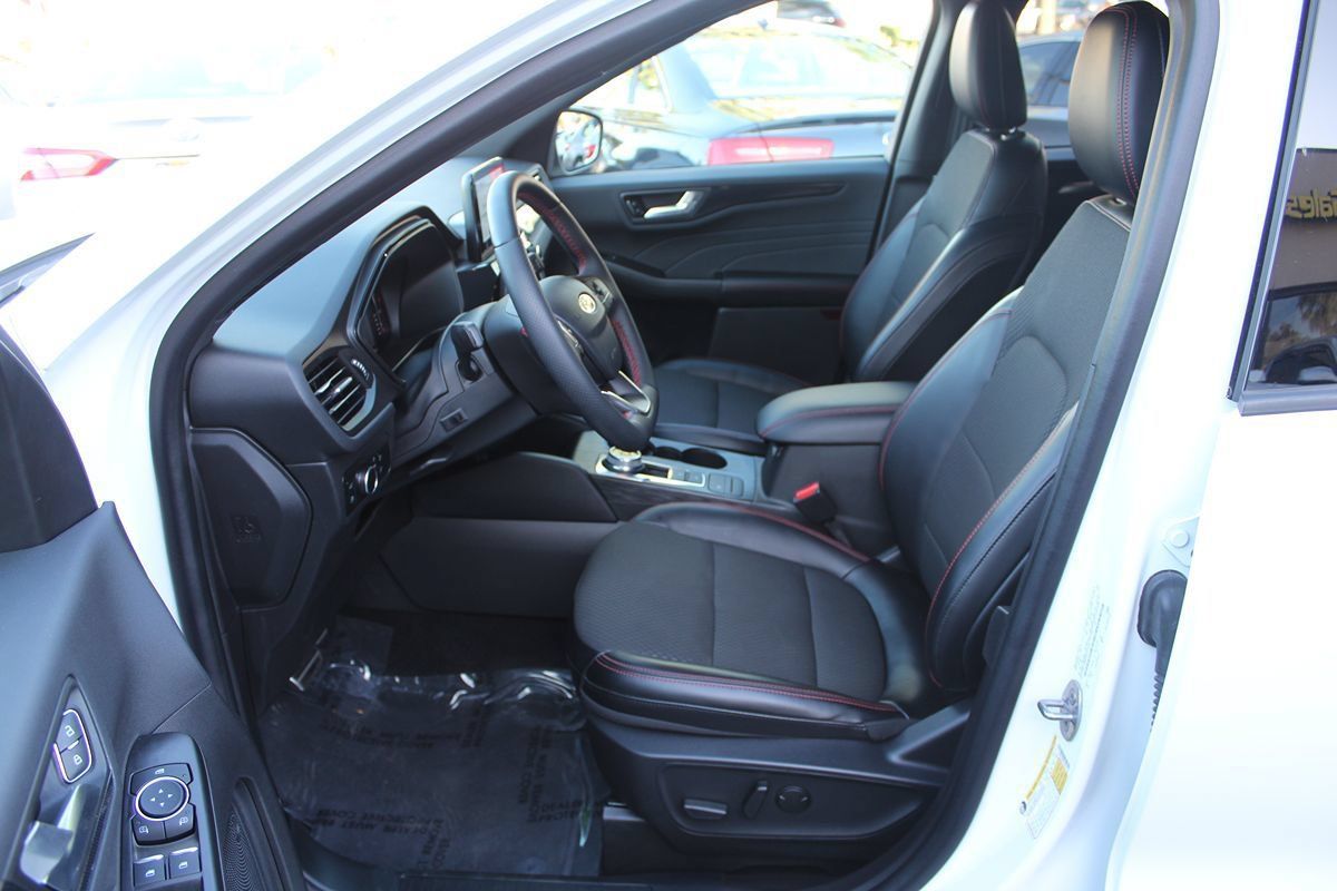 Used 2024 Ford Escape ST-Line w/ Equipment Group 301A FWD image 19