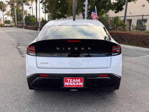New 2026 Nissan Leaf SV+ w/ Illuminated Package FWD image 6