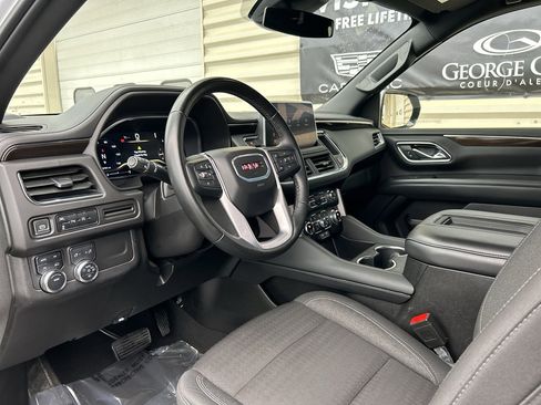 Used 2024 GMC Yukon SLE image 11