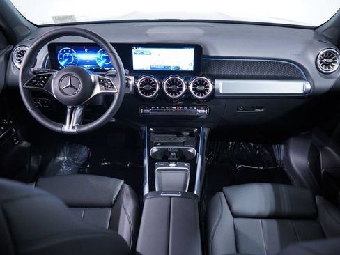 Used 2024 Mercedes-Benz EQB 250+ image 11