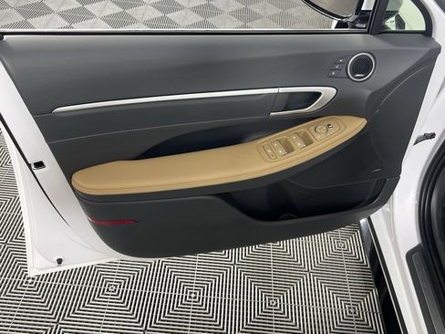 Used 2025 Hyundai Sonata Limited w/ Winter Weather Package image 25