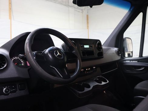 Used 2019 Mercedes-Benz Sprinter 144 image 16