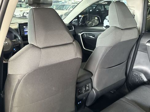 Used 2022 Toyota RAV4 XLE w/ Convenience Package image 23