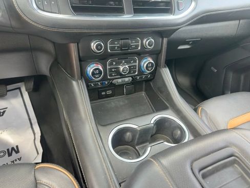 Used 2023 GMC Yukon AT4 w/ Technology Package AWD/4WD image 27