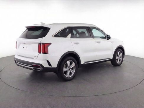 Used 2023 Kia Sorento LX AWD/4WD image 9