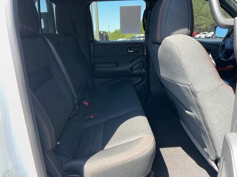 Used 2022 Nissan Frontier PRO-4X image 26