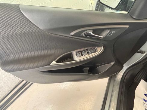 Used 2025 Chevrolet Malibu LT FWD image 17