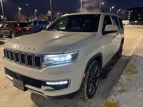 Used 2022 Jeep Wagoneer Series III w/ Premium Group I image 3