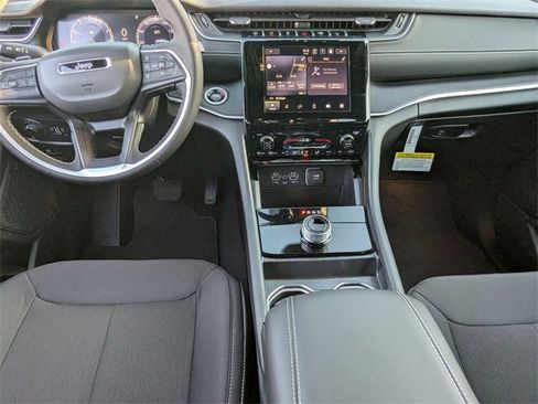 New 2025 Jeep Grand Cherokee Laredo X image 22