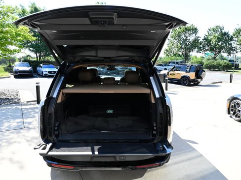 Used 2025 Land Rover Range Rover SE AWD/4WD image 39
