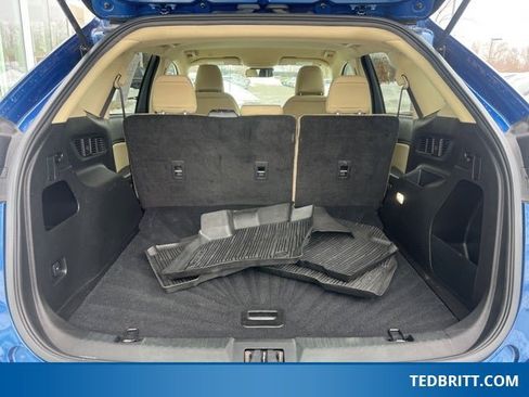 Certified 2024 Ford Edge SE image 11
