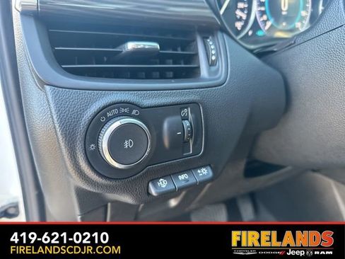 Used 2019 Buick Envision Premium w/ Driver Confidence Package image 23