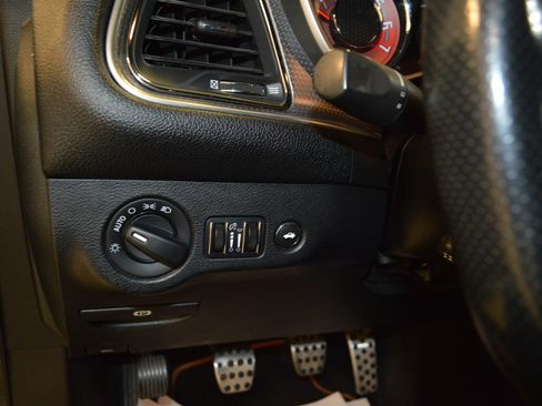 Used 2017 Dodge Challenger SRT Hellcat RWD image 16