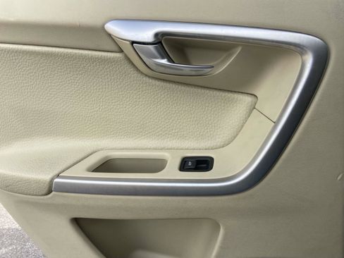 Used 2011 Volvo XC60 3.2 R-Design image 15