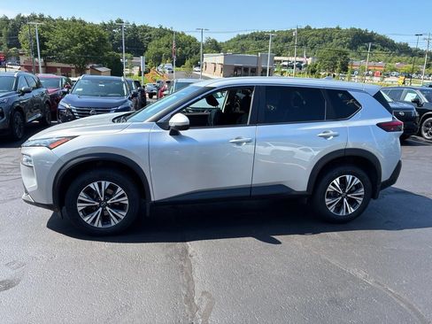 Certified 2022 Nissan Rogue SV AWD/4WD image 4