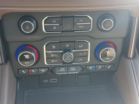 Used 2024 Chevrolet Tahoe High Country image 23