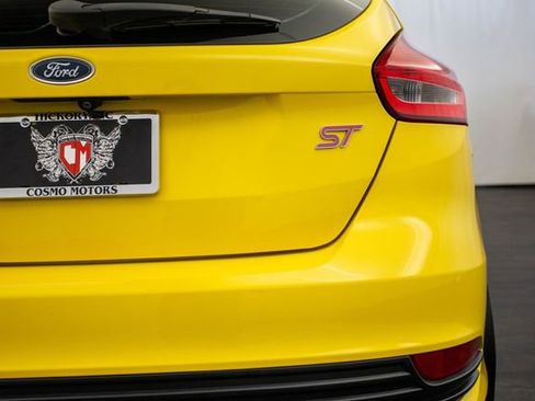 Used 2017 Ford Focus ST w/ Equipment Group 402A image 39