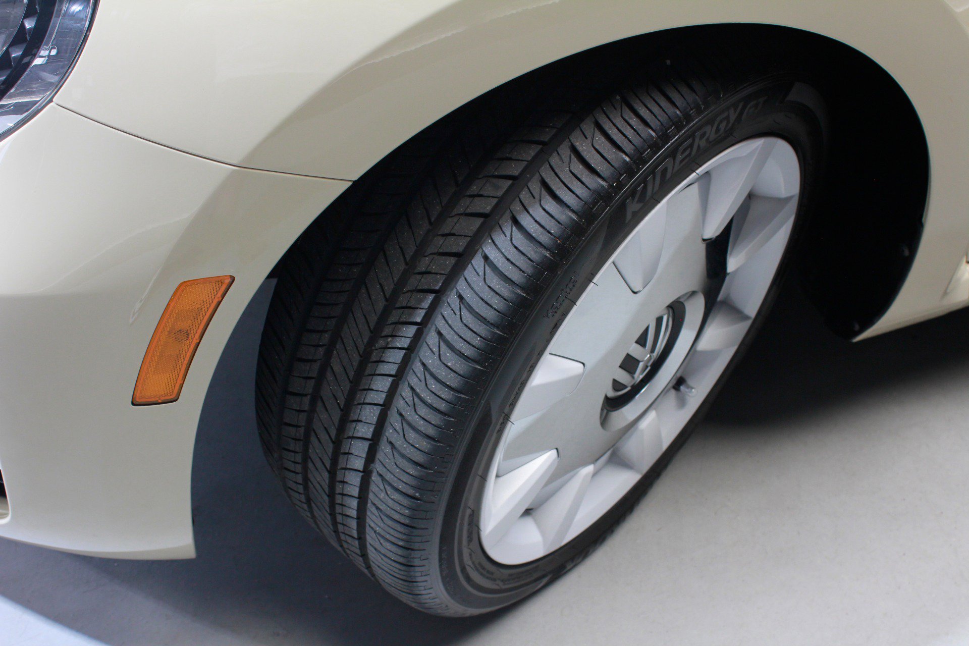 Used 2019 Volkswagen Beetle 2.0T S FWD image 31