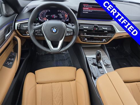 Used 2023 BMW 540i w/ Premium Package image 13