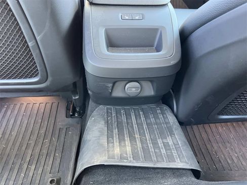 Used 2024 Volvo S60 B5 Plus w/ Climate Package image 16